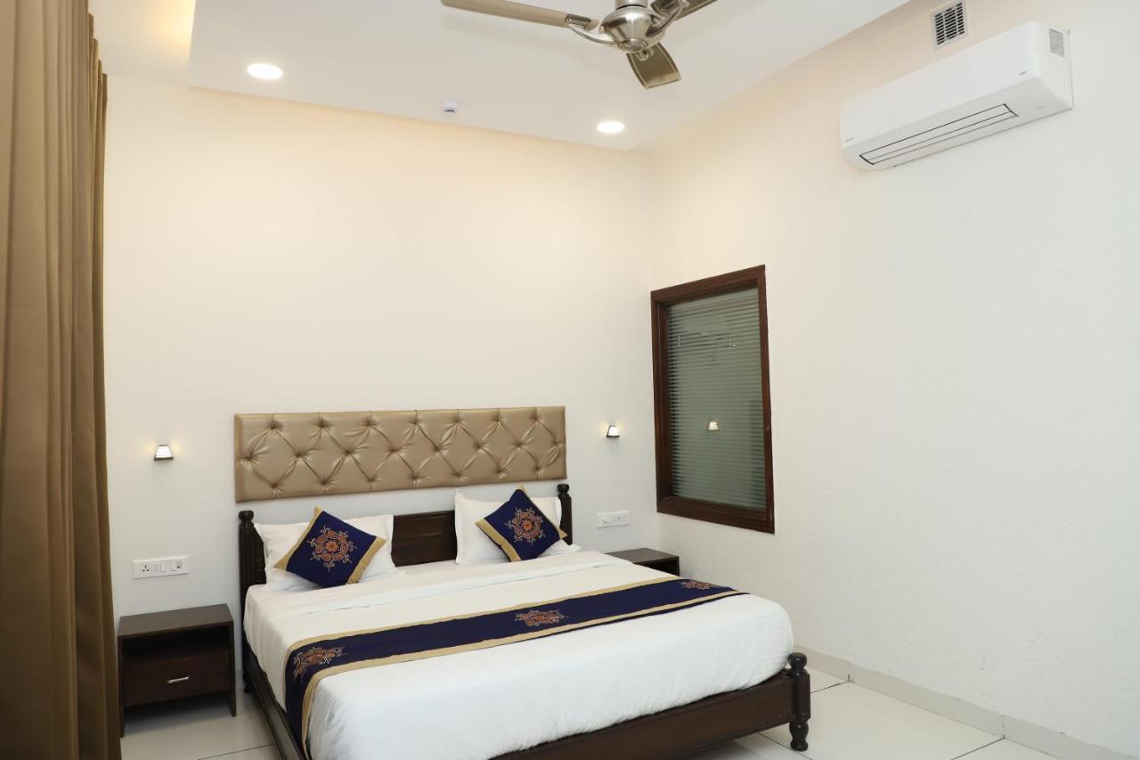 Clover Inn Udaipur Dış mekan fotoğraf