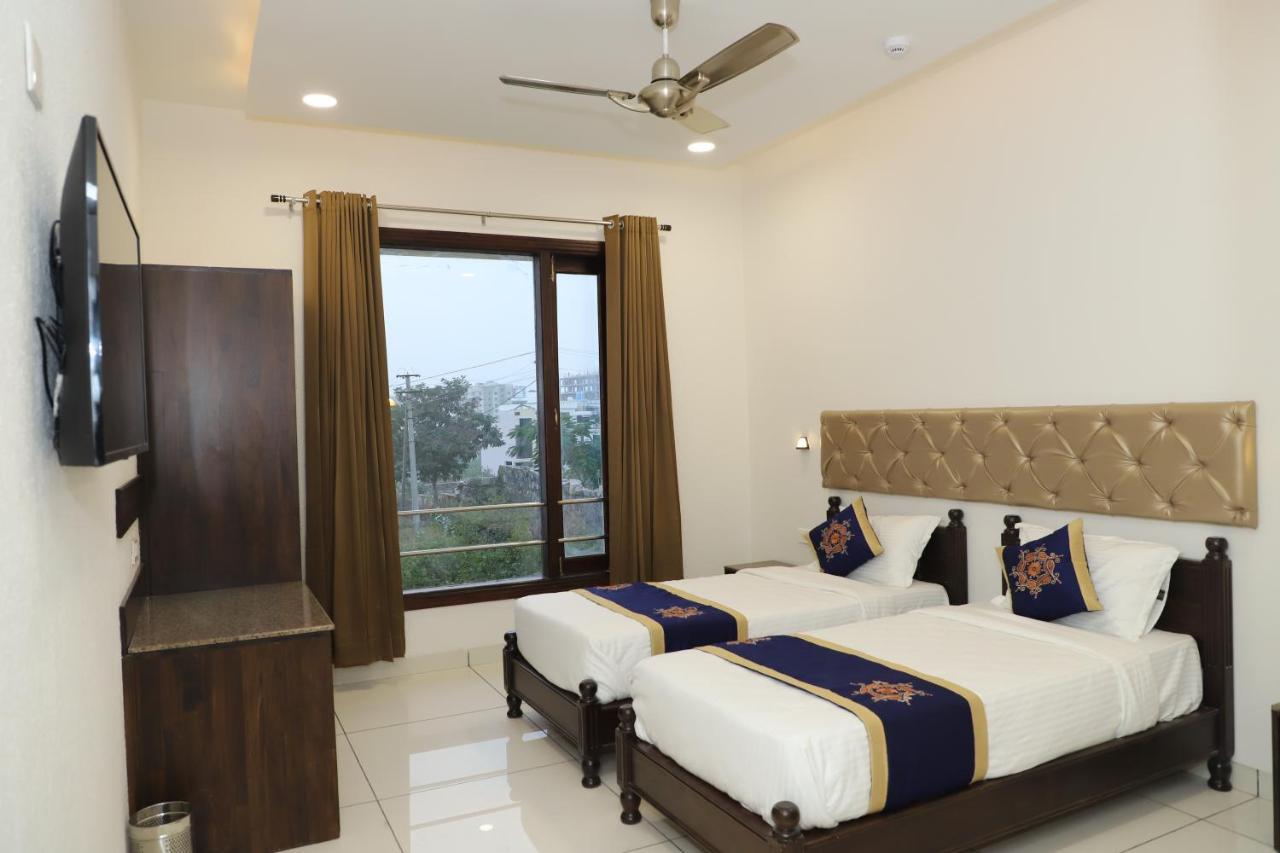 Clover Inn Udaipur Dış mekan fotoğraf