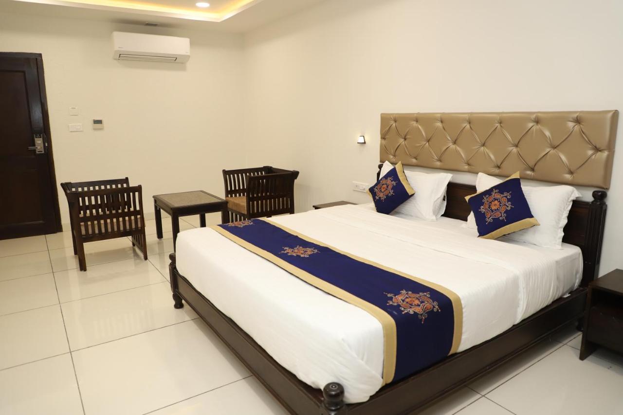 Clover Inn Udaipur Dış mekan fotoğraf