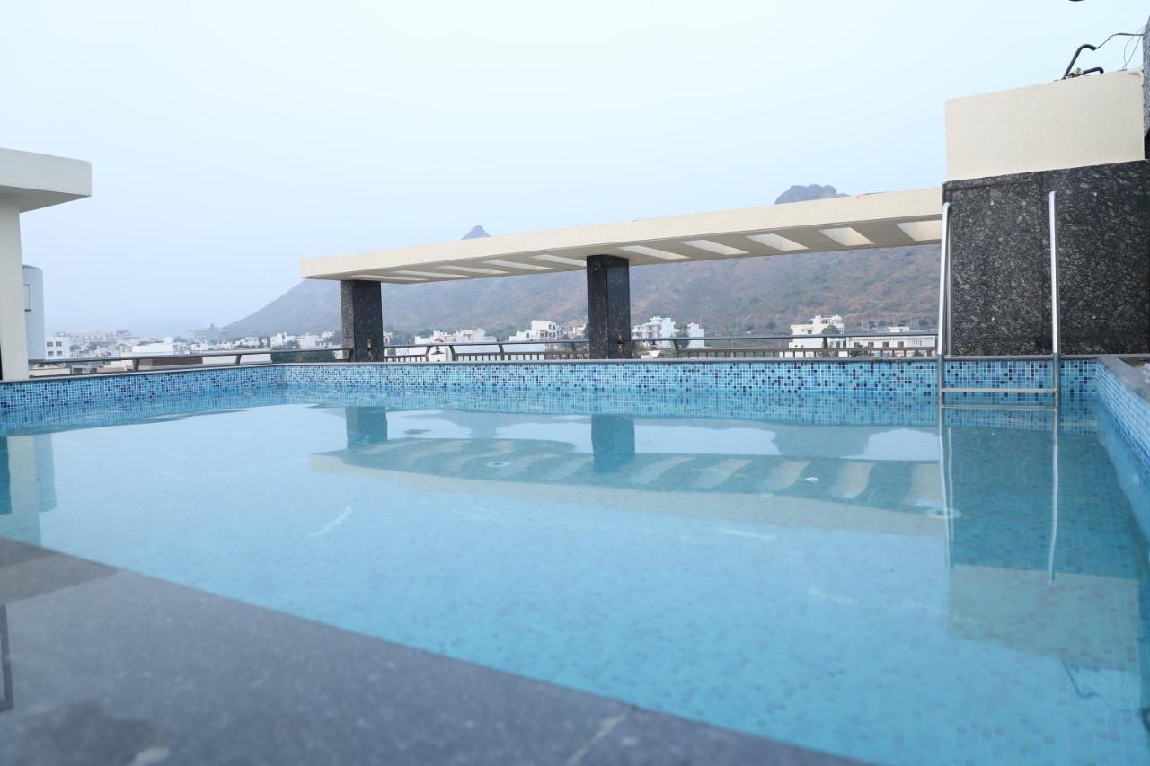 Clover Inn Udaipur Dış mekan fotoğraf