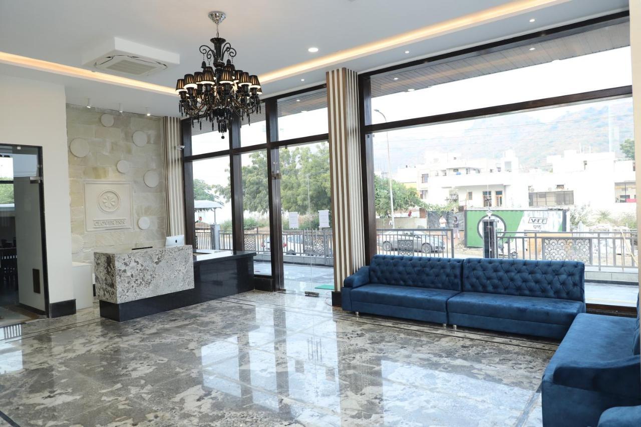 Clover Inn Udaipur Dış mekan fotoğraf